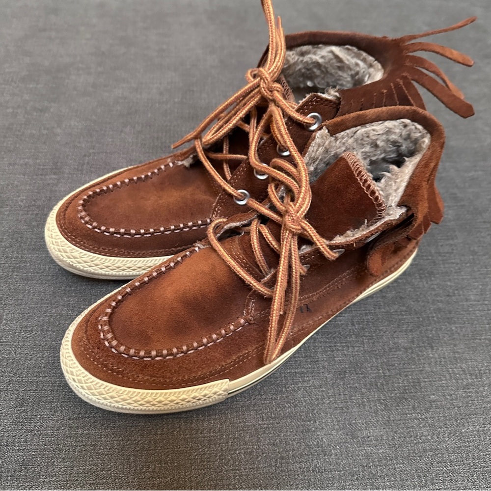 Converse Chuck Taylor Suede Fringe